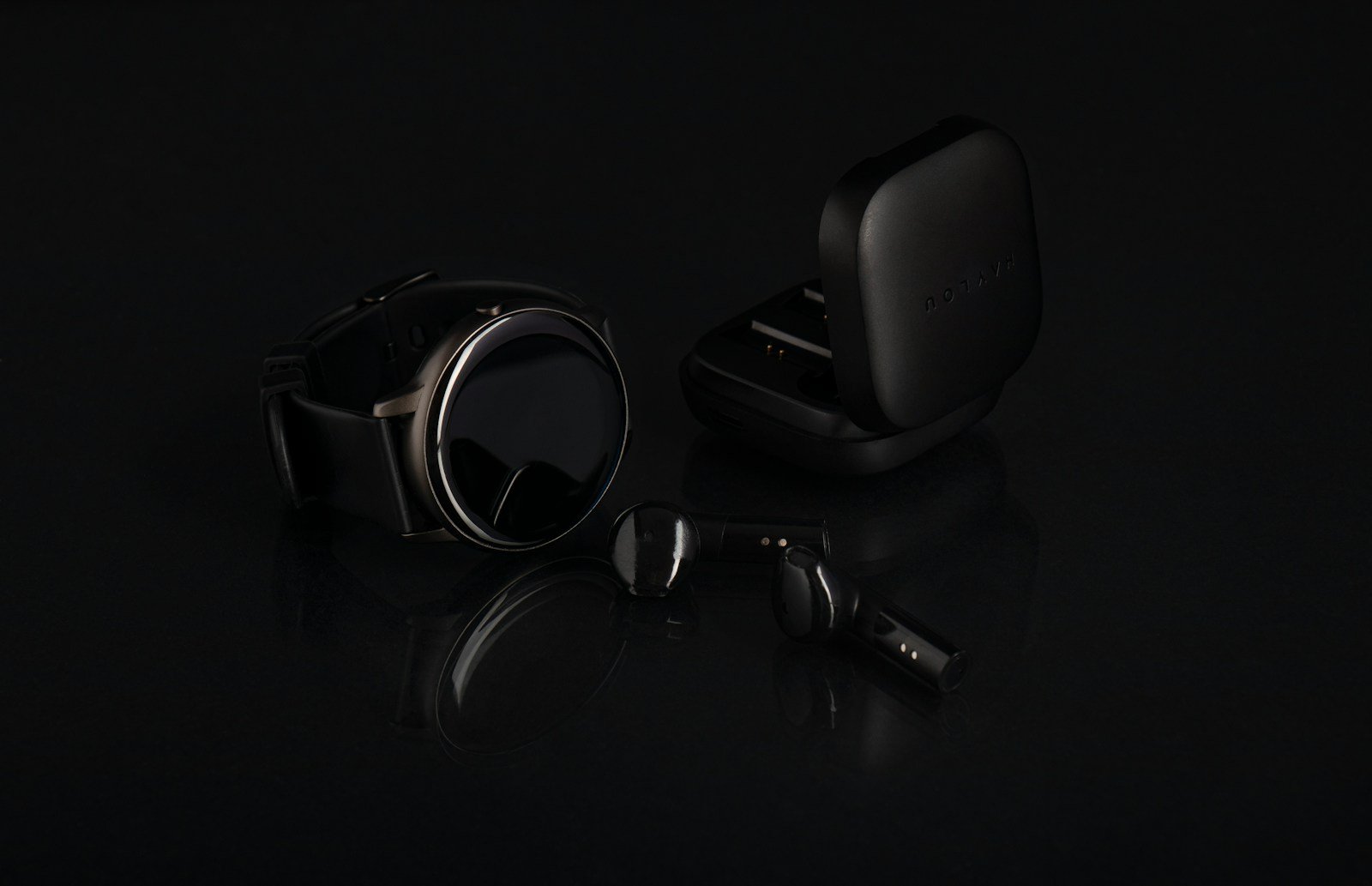 Wireless earbuds and wearable technology used with AI assistants