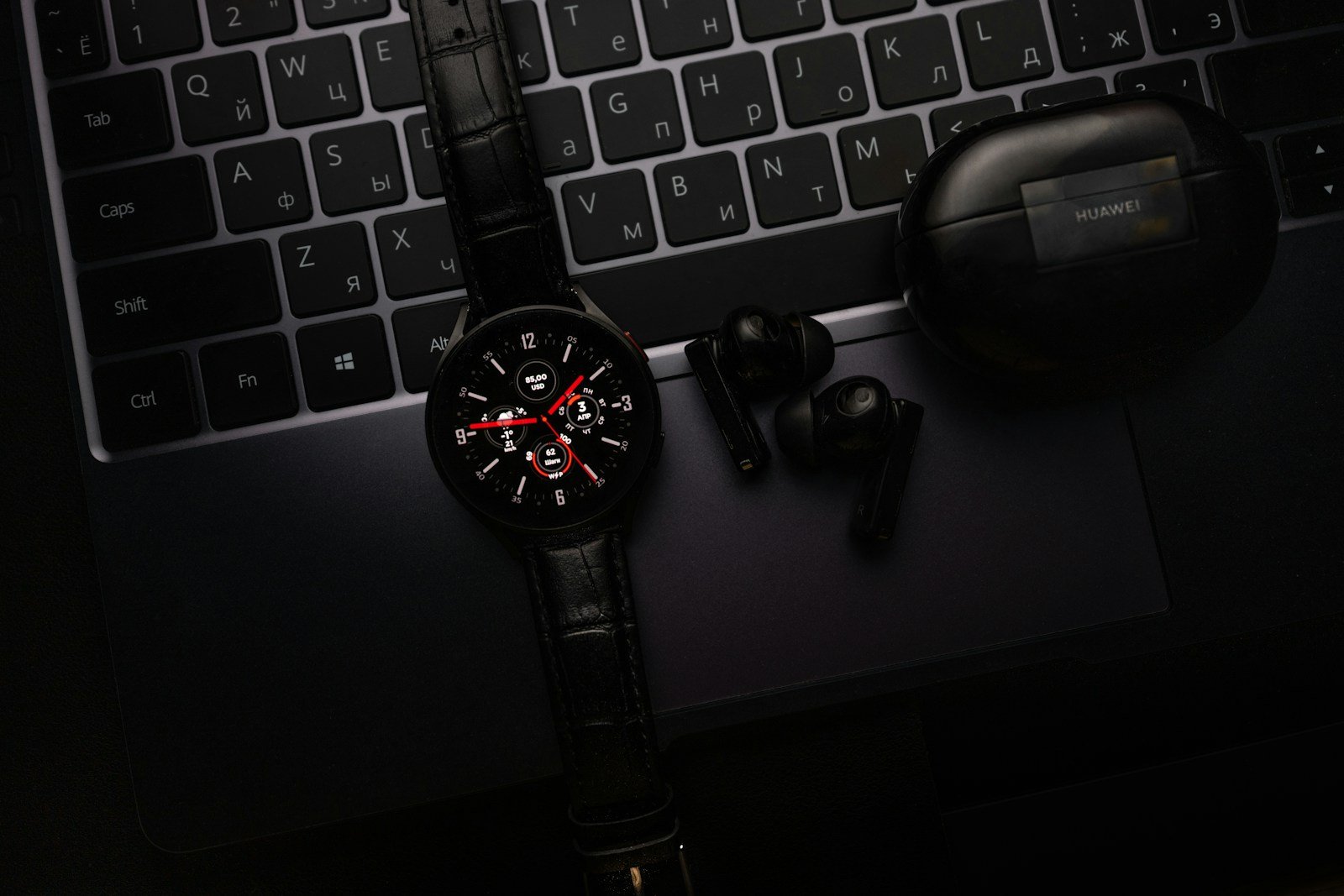 AI wearables including smartwatch and earbuds