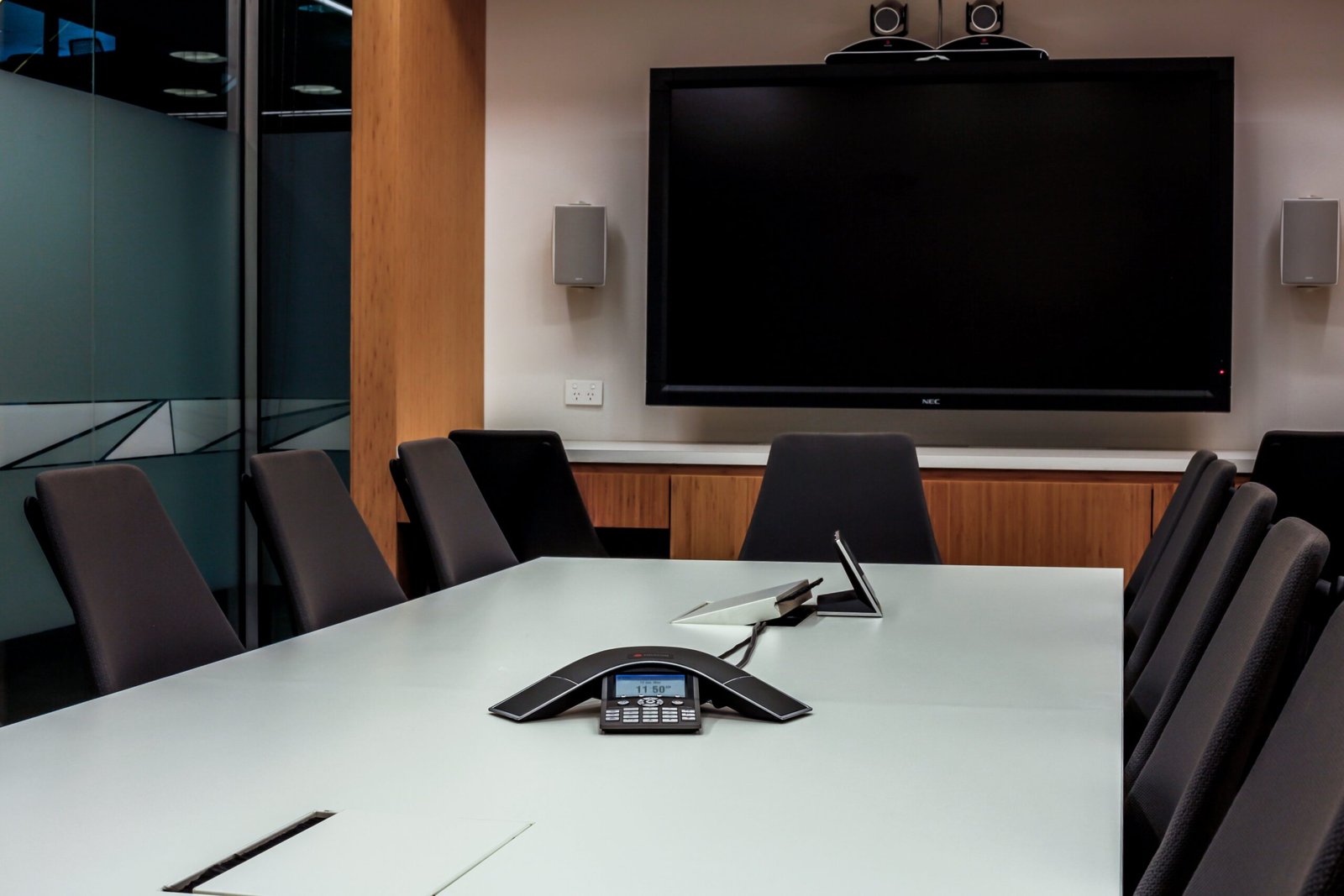 Conference room microphone setup for accurate meeting transcription