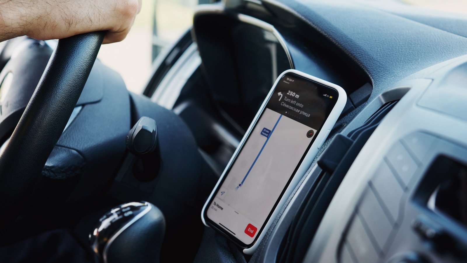 Smartphone location and proximity concept for precise Bluetooth ranging