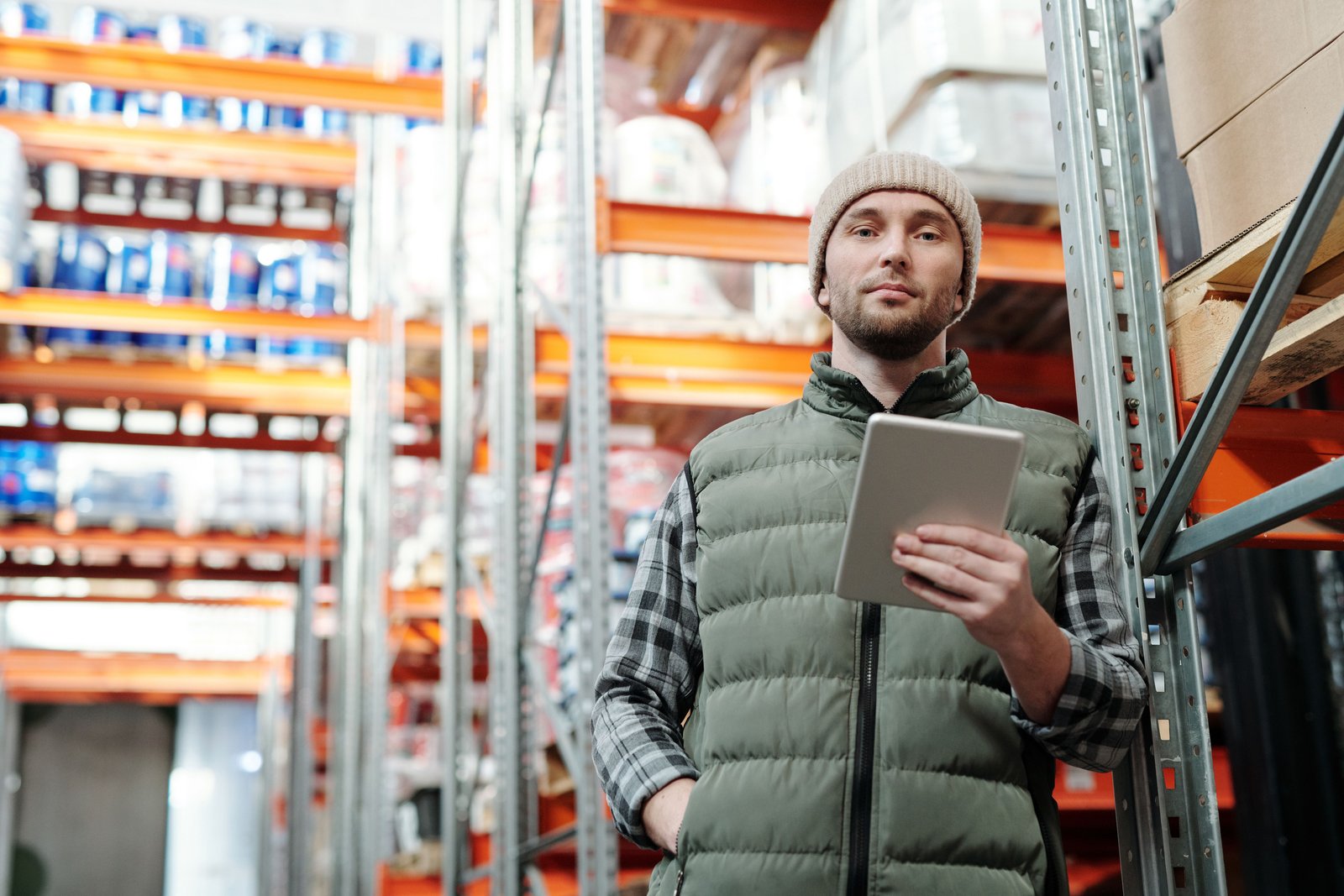 Wireless tracking technology for indoor asset location and ranging