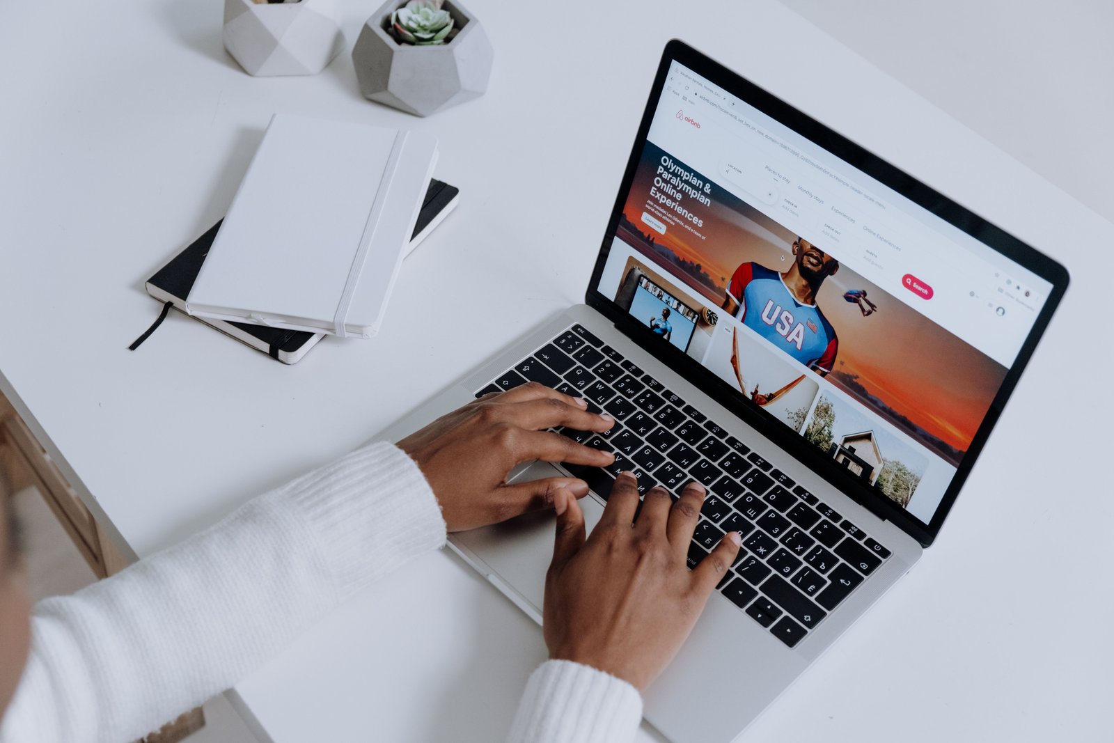 Laptop browser workspace for productivity and privacy extensions
